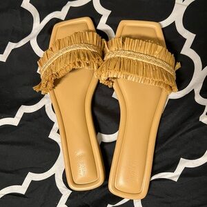 Straw Nude Summer Flip flops Sz 11